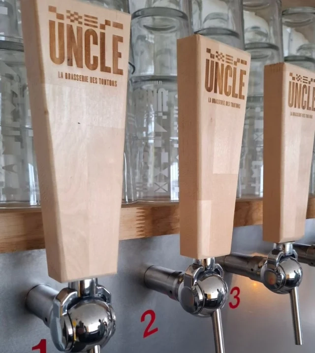 objet en bois personnalisé, découvrez notre gamme de tireuses à bière